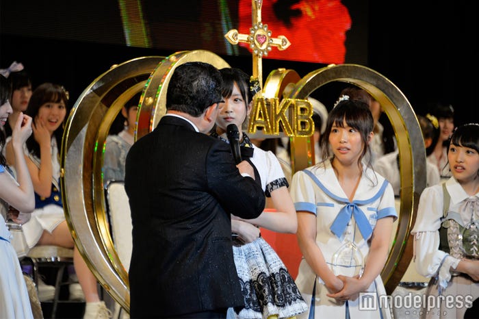 結婚発表で大混乱の会場 Nmb48須藤凜々花のスピーチ直後に峯岸みなみらが見せた対応力 第9回akb48選抜総選挙 モデルプレス 結婚発表で大混乱の会場 Nmb48須藤凜々花のスピーチ直後に峯岸みなみらが見せた対応力 第9回akb48選抜総選挙 モデルプレス