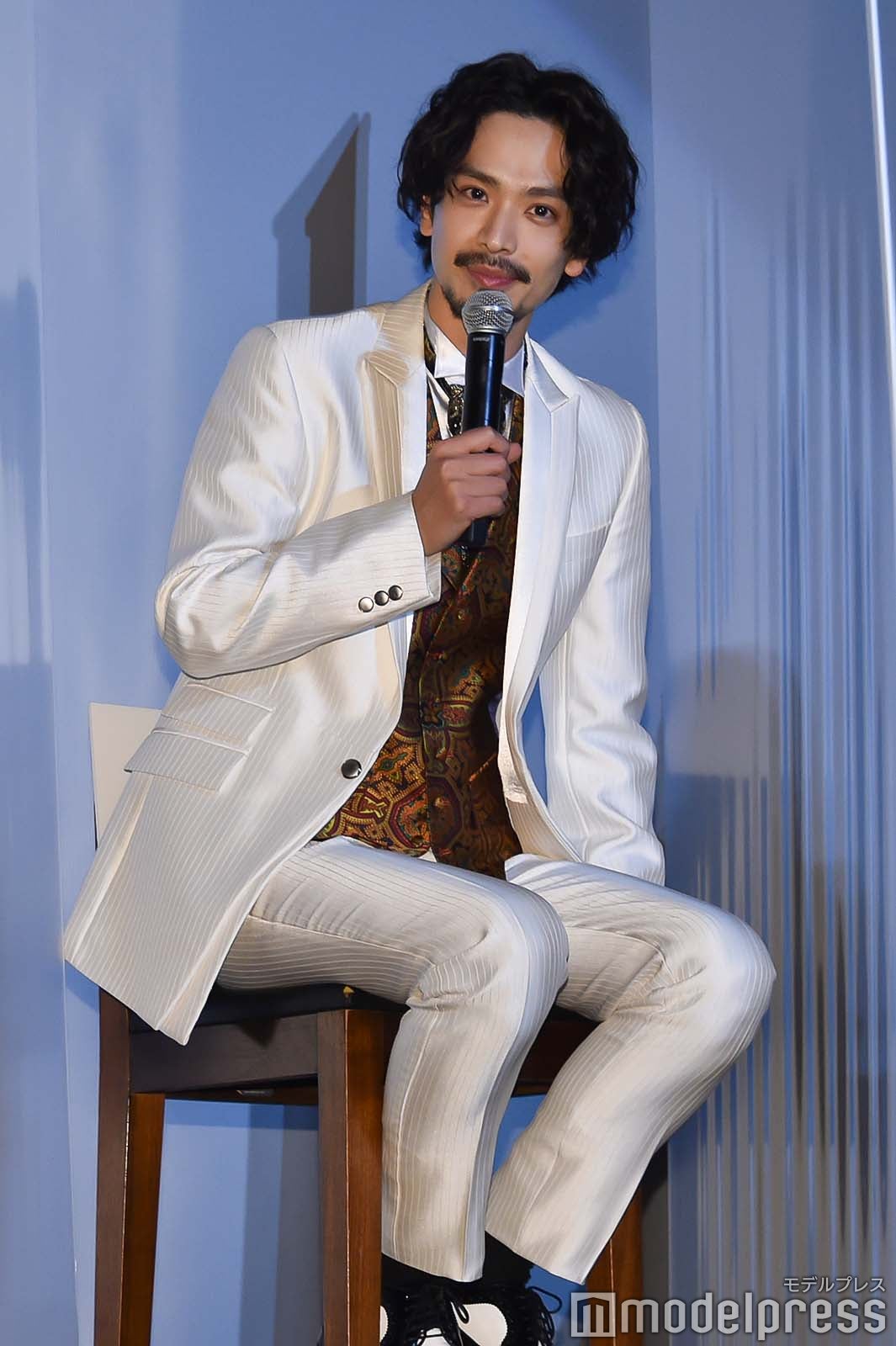 黒羽麻璃央 （C）モデルプレス