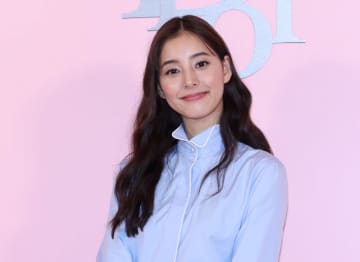 新木優子、凄いスカートで現る ディオールジャパンアンバサダーの美しさ