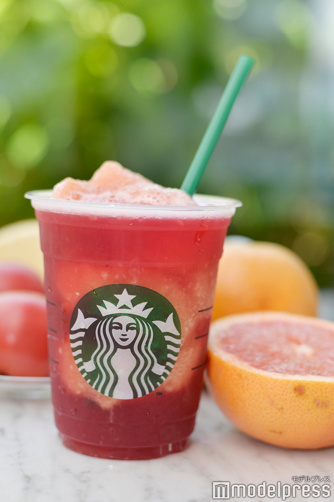 ティバーナ フローズン ティー グレープフルーツ ＆ トマト （C）モデルプレス