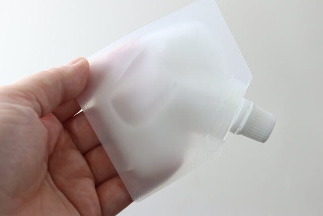 使い捨て詰替えパウチ　使用例