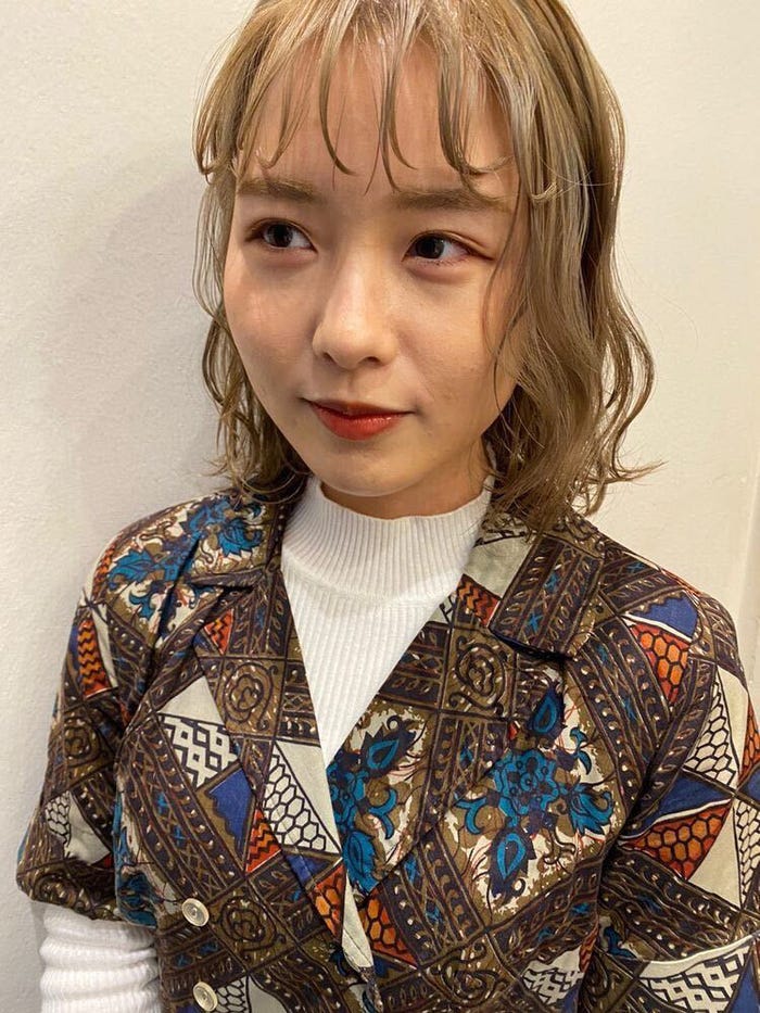 「オニオンバング」/提供画像:「hair & fashion shiomi H」えがしらまいこ氏(Instagram:@egsrmik)/モデルInstagram:@ruka.a_4508
