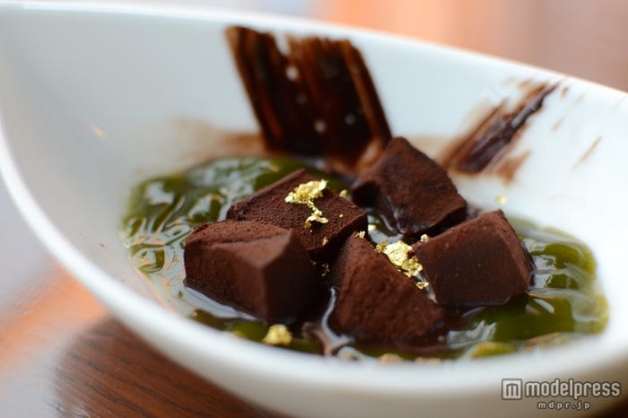 抹茶ゼリーとチョコレート餅