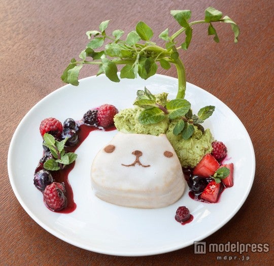 ホワイトさんが木陰で佇む様子をイメージした「ホワイトさんのビューティースイートポテト」