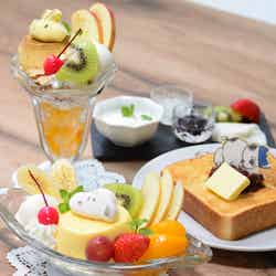 スヌーピー 北海道ミルクのプリン・ア・ラ・モード 1,188円、ウッドストック 北海道ミルクプリンパフェ 1,078円、北海道小豆のあんバタートースト 968円各税込(提供画像)