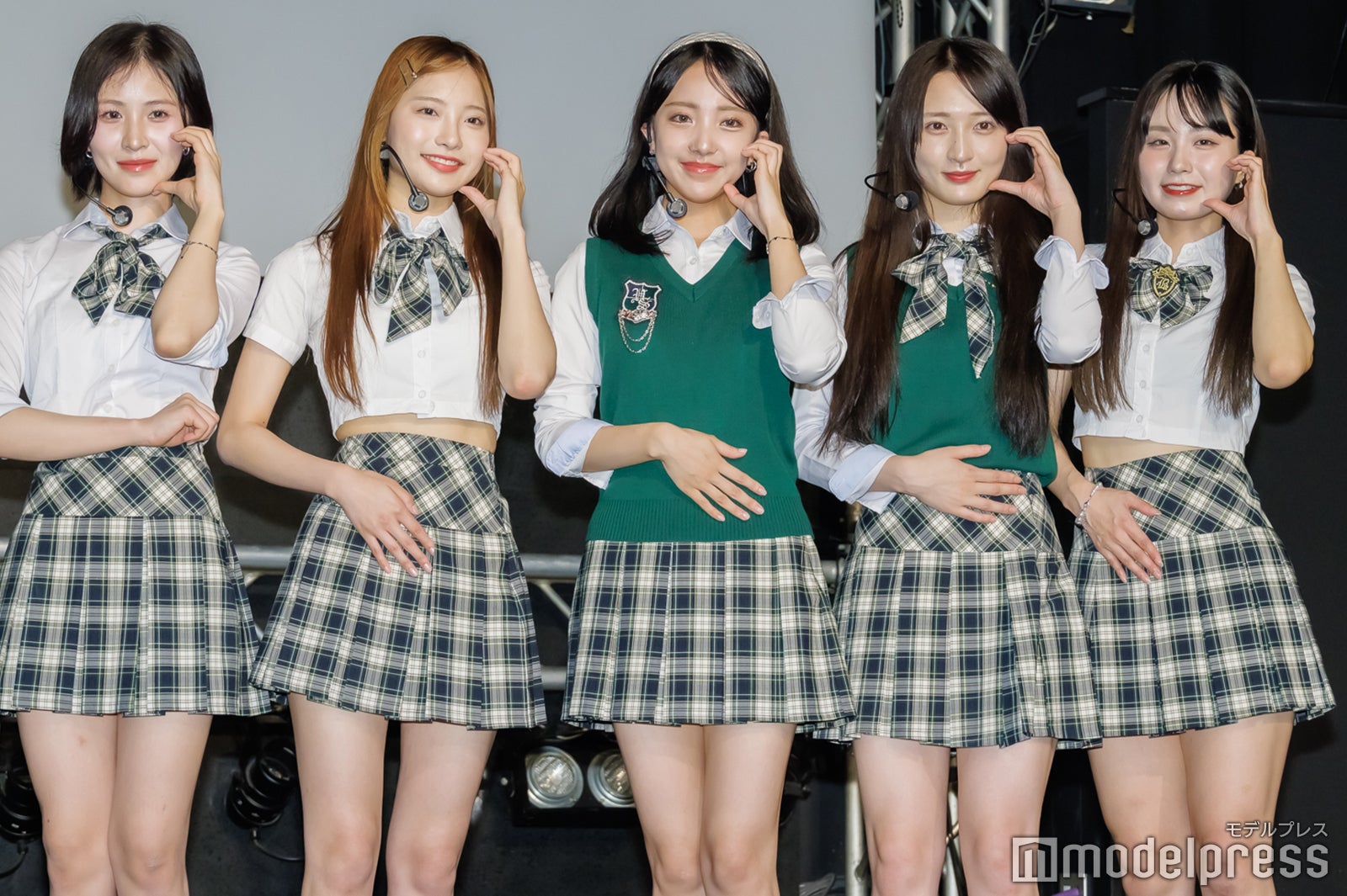 MIO、HANA、ERIN、SOO-AH、YURA／UNICODE（C）モデルプレス