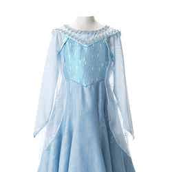 エルサのドレス16200 円（100～120 cm）／販売店舗：「ベビーマイン」（C）Disney