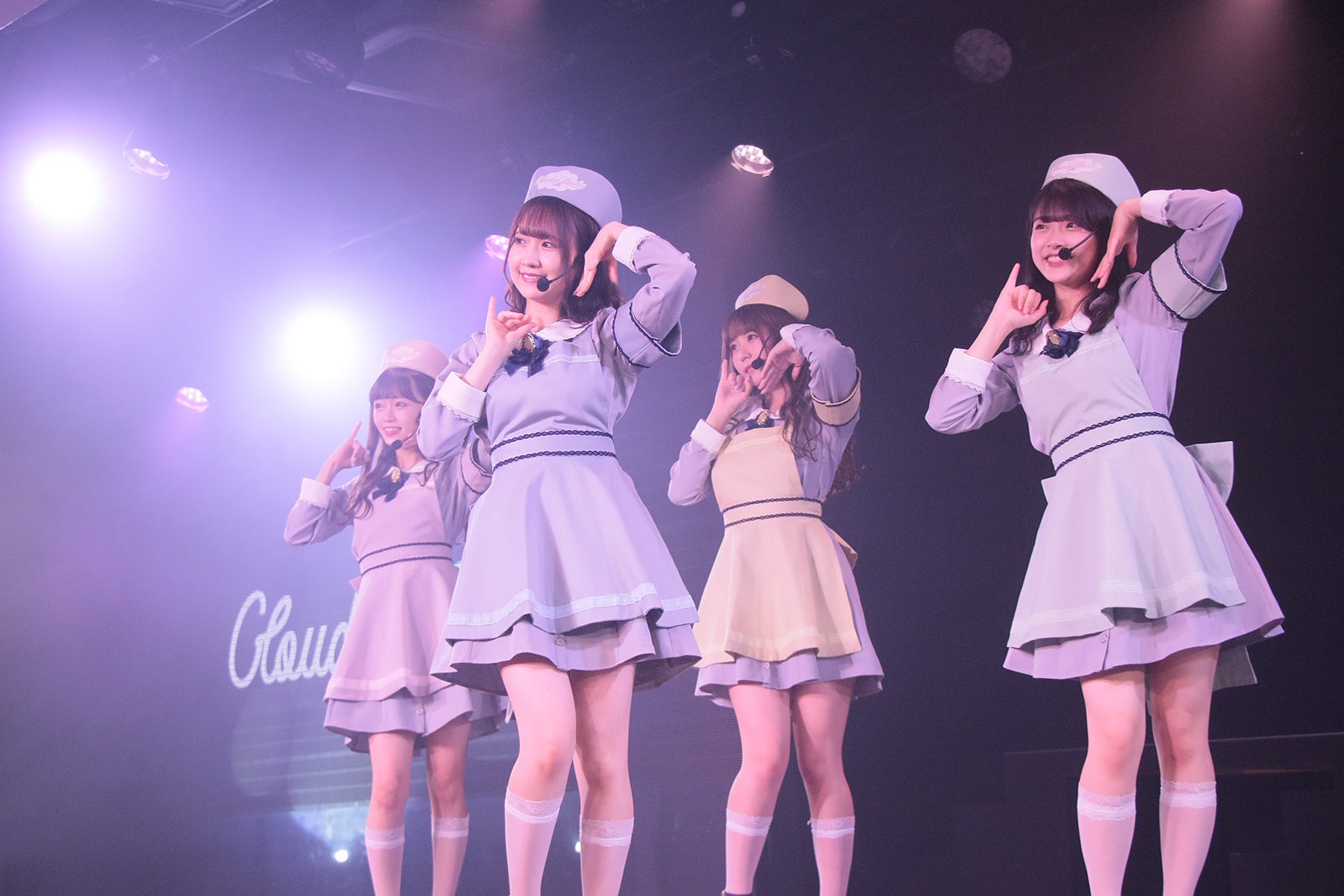 中井りか、對馬優菜子、小熊倫実、小越春花／CloudyCloudy（C）Flora