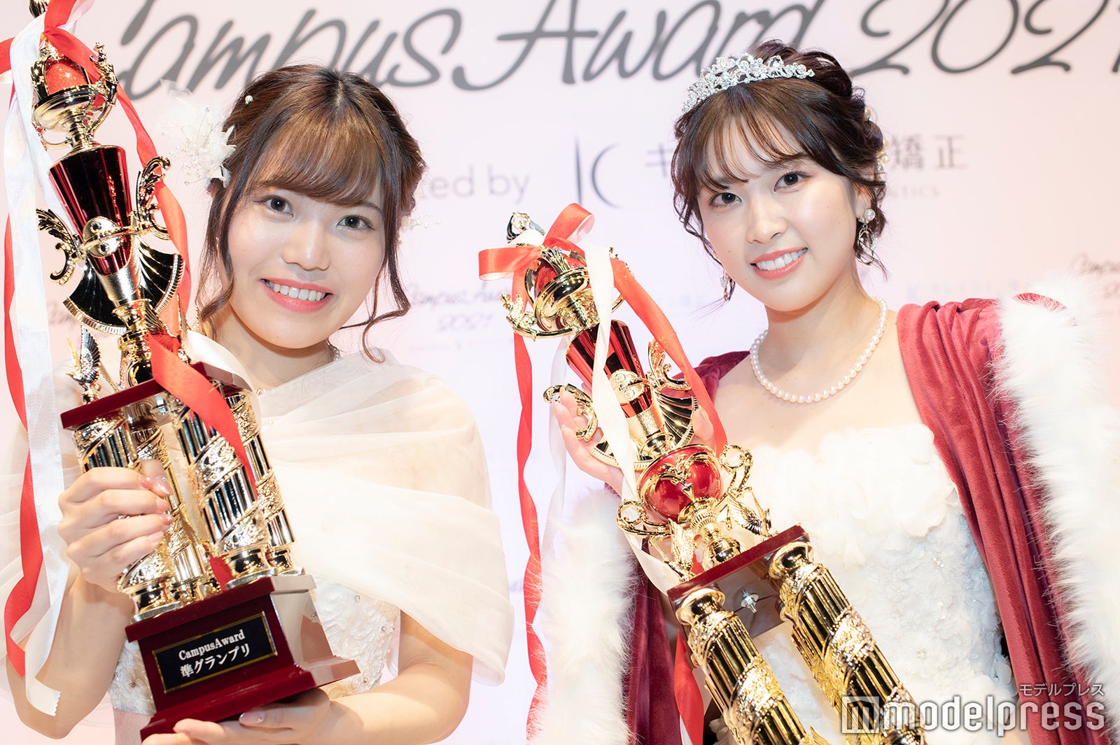 準グランプリ・加藤みづなさん、グランプリ・大原凪紗さん（C）モデルプレス