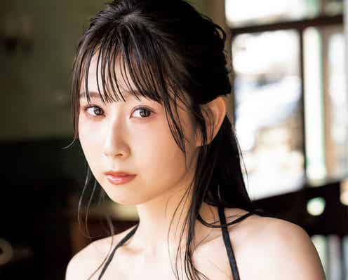 SKE48井上瑠夏、ビキニグラビアで「BOMB」初登場 清楚感ある佇まい<独占カットあり>