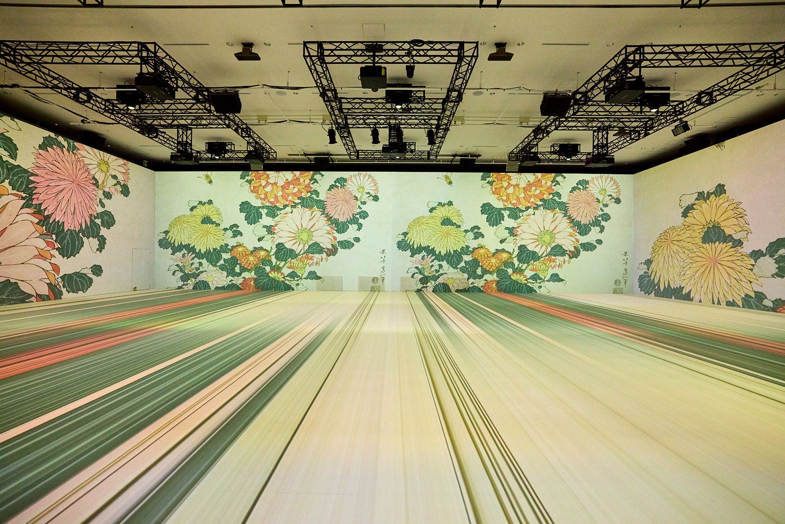 「Immersive Museum TOKYO vol.3 印象派と浮世絵 〜ゴッホと北斎、モネと広重〜」会場空画（提供写真）