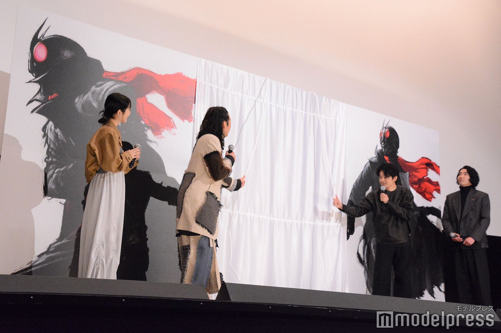 （左から）浜辺美波、森山未來、池松壮亮、柄本佑（C）モデルプレス