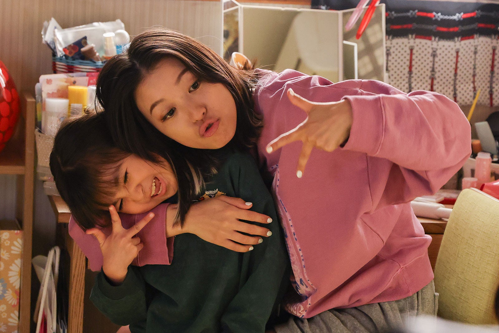 磯村アメリ、鳴海唯（C）TBS