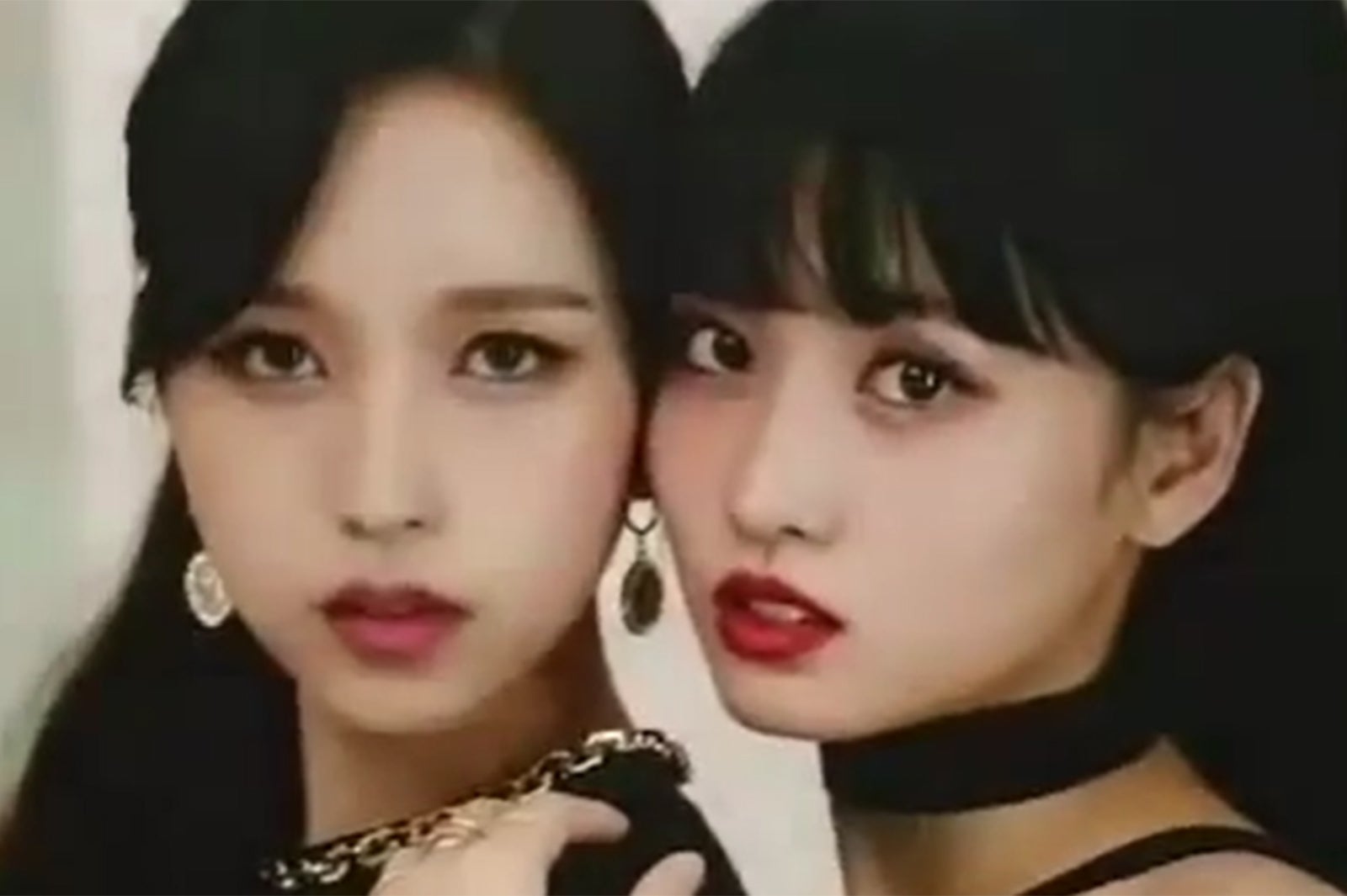 TWICEモモ＆ミナ、密着動画公開で反響 “関西弁メッセージ”にも注目集まる