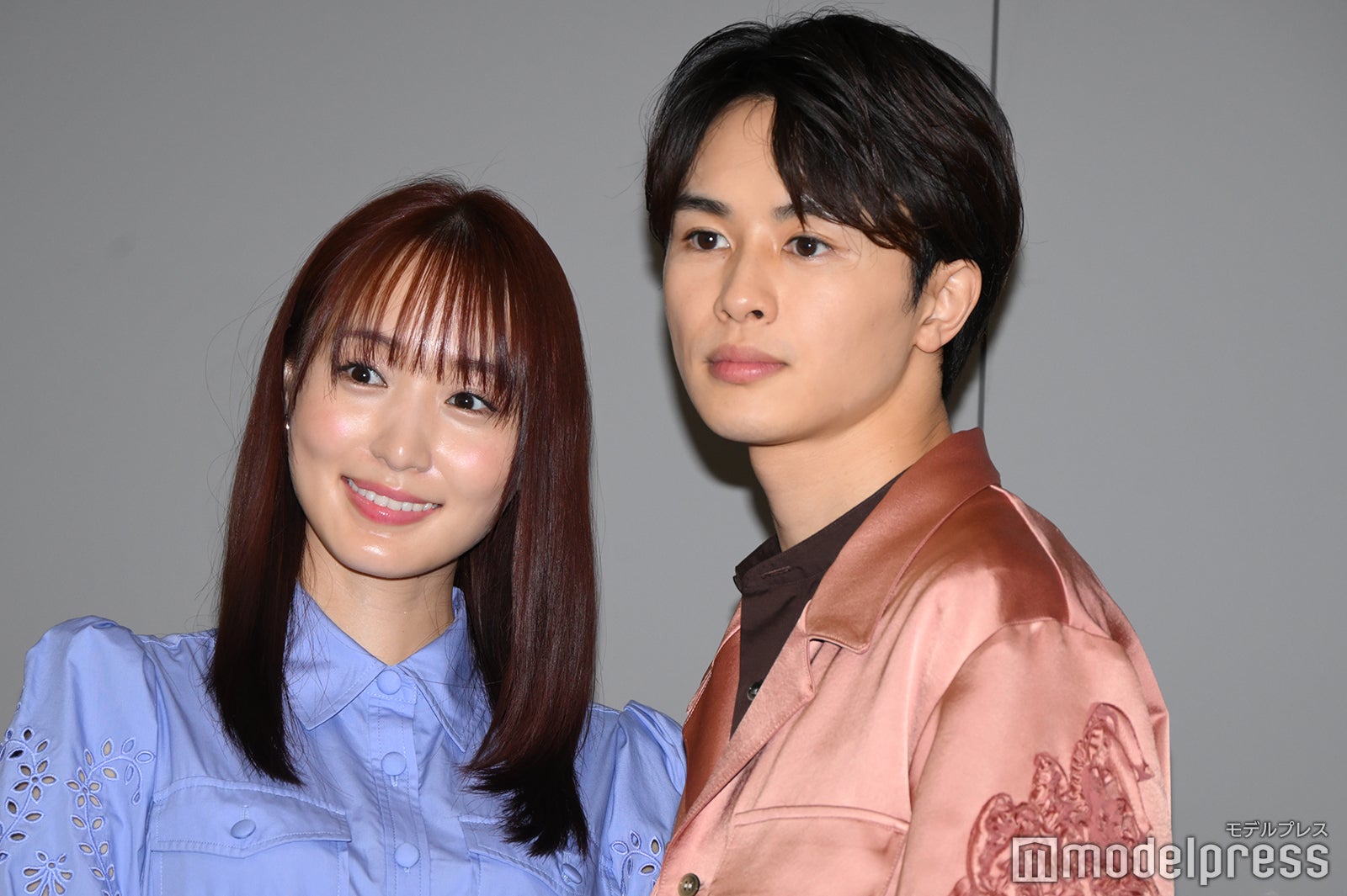 菅井友香、草川拓弥（C）モデルプレス