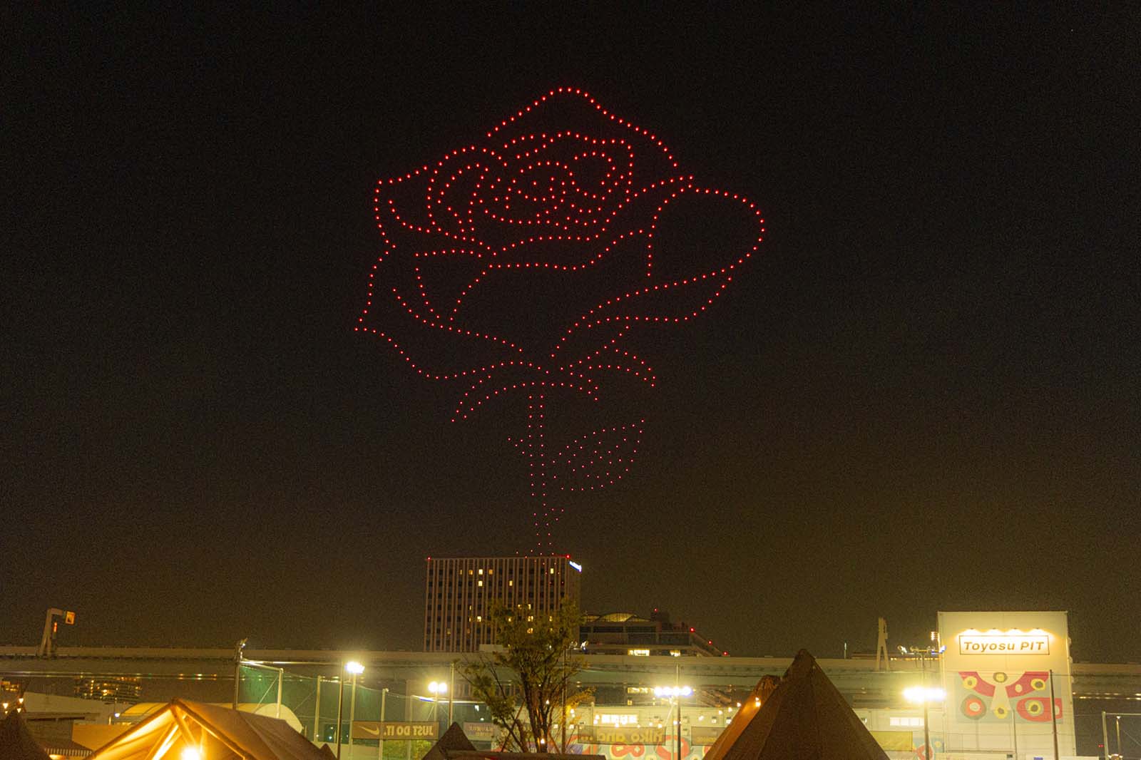 矢沢永吉ドローン発表の様子（提供写真）