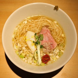 1日40食限定の「鶏そば」が超うまい!『焼鳥 山もと』が昼のみ営業するラーメン店が早くも口コミで話題