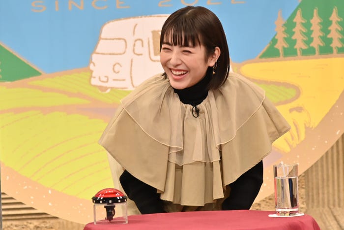 浜辺美波 (C)フジテレビ