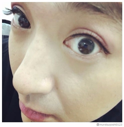 ムロツヨシ、ばっちりメイク顔披露「衝撃的な可愛さ」「どう見ても綺麗な女の人」