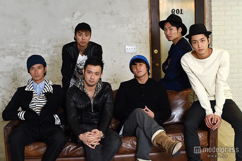 （後列左より）小野塚勇人、八木将康（前列左より）秋山真太郎、小澤雄太、春川恭亮、佐藤寛太