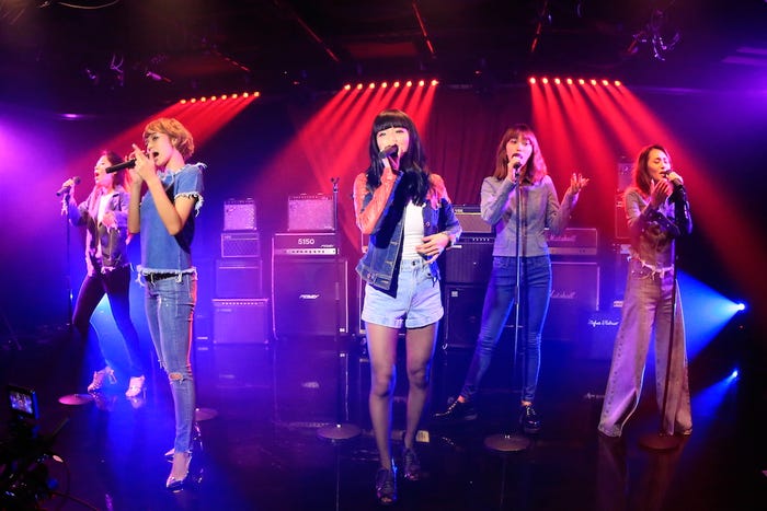 「あなたという明日」より(画像提供:avex)