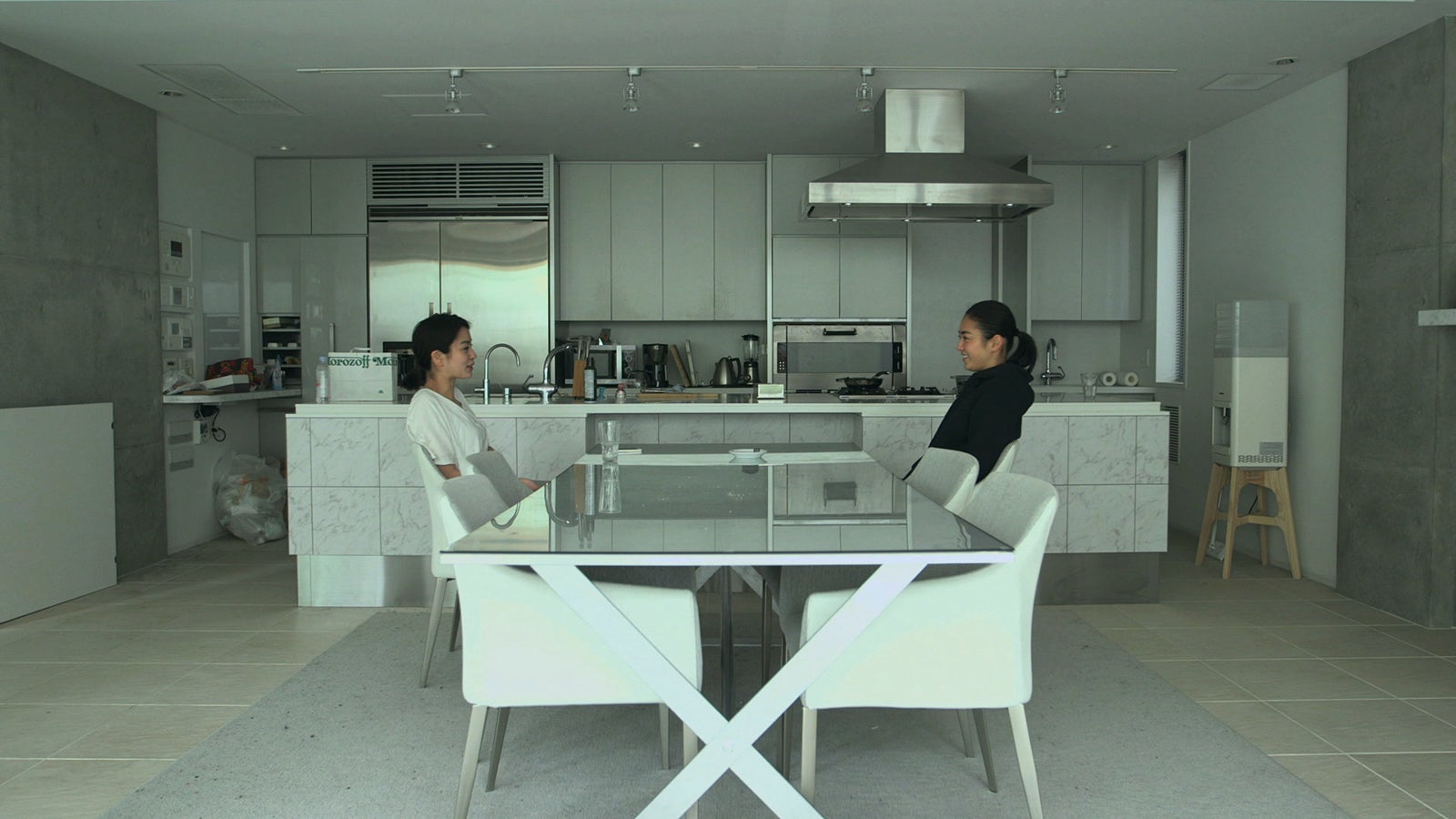 美咲、夏美『TERRACE HOUSE BOYS ＆ GIRLS IN THE CITY』31st WEEK（C）フジテレビ／イースト・エンタテインメント