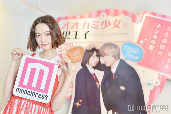 玉城ティナさんが「モデルプレスカフェ」に来店(C)モデルプレス
