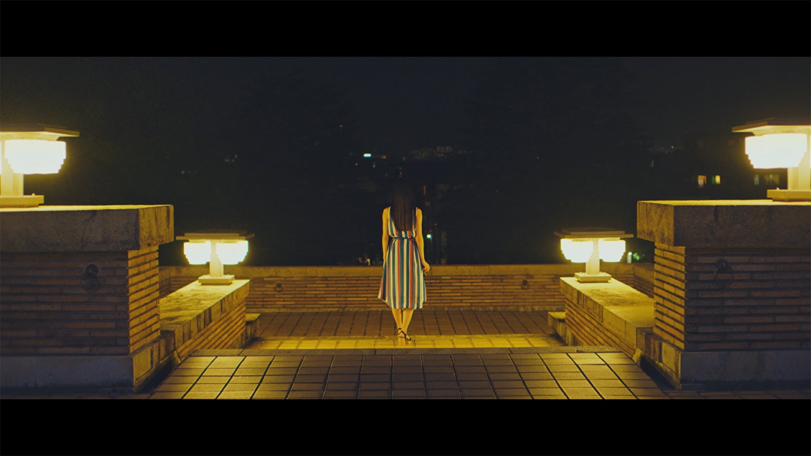 AKB48「センチメンタルトレイン」MVより（C）AKS／キングレコード