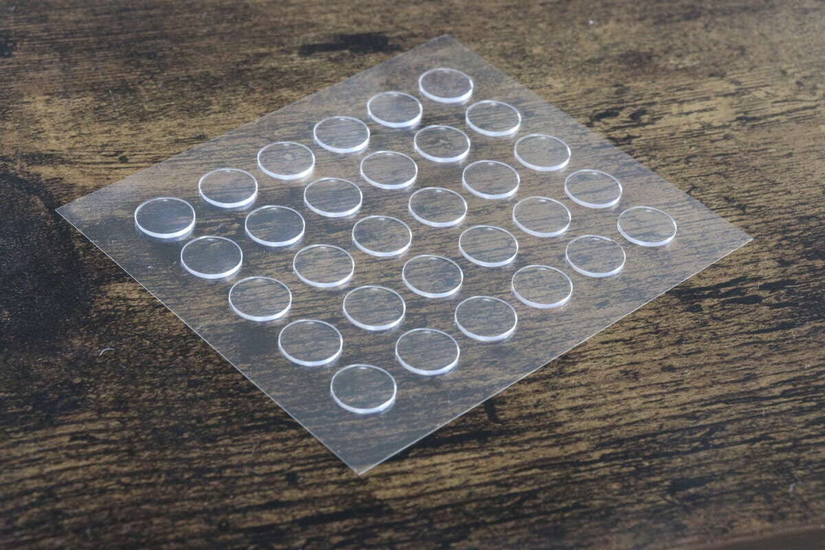 セリア　フィギュア固定シール　固定