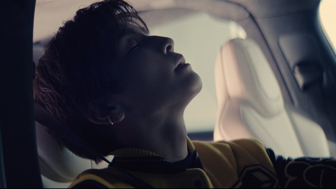 岩田剛典、アルバム先行デジタルシングル「Ready？」配信開始＆MV解禁