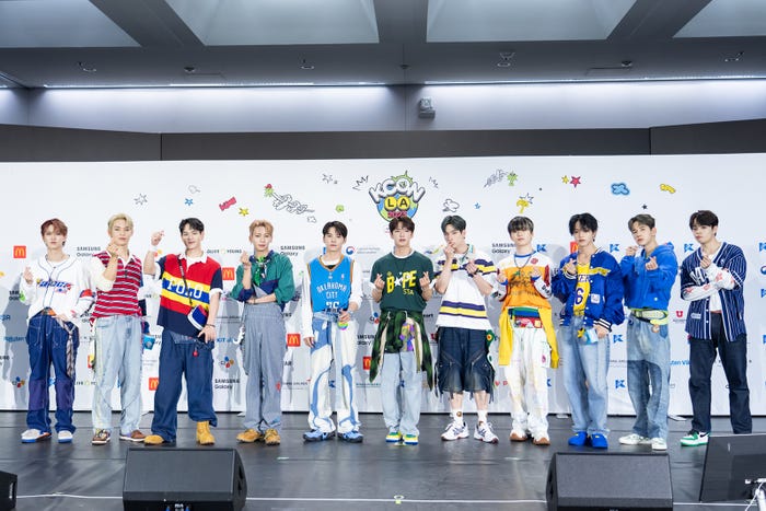 JO1/白岩瑠姫、與那城奨、豆原一成、川尻蓮、川西拓実、河野純喜、金城碧海、木全翔也、大平祥生、佐藤景瑚、鶴房汐恩「KCON LA 2023」 DAY3 RED CARPET(C)CJ ENM Co., Ltd, All Rights Reserved