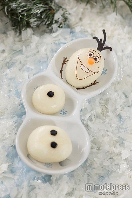 オラフもち、スーベニアプレート付き1個 ￥820（C）Disney