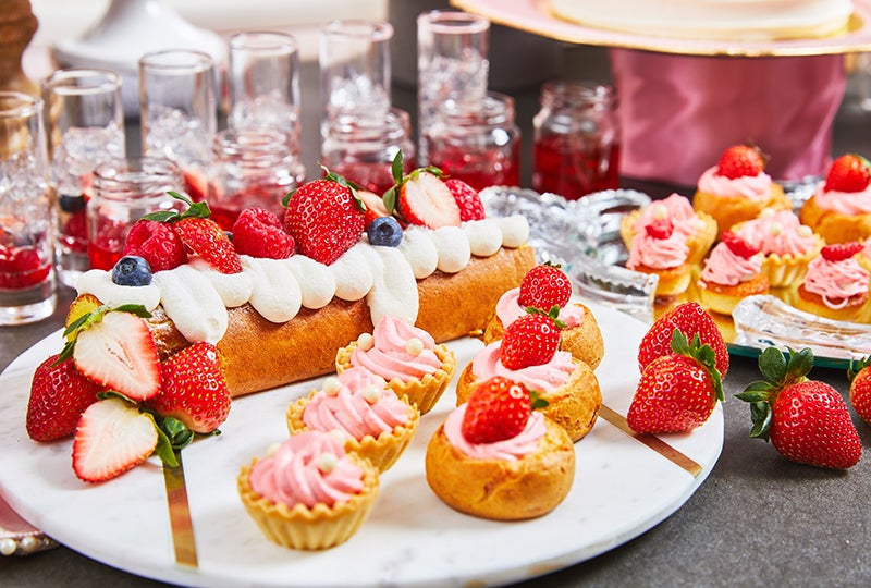 ストロベリーホリック～バービー×いちごコレクション～／画像提供：ザ ストリングス 表参道