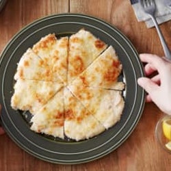 【材料3つ】油で揚げないのにサクサク!フライパンでできるお手軽「チキンカツ」