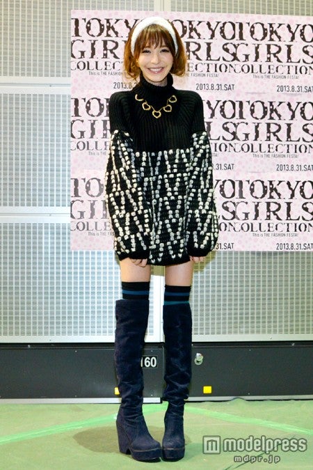 今後の活動を語った藤井リナ