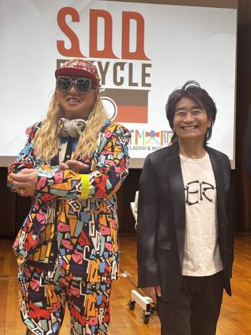 DJ KOO反射板装着で「うれしみ DO DANCE！」飲酒運転撲滅プロジェクトで訴え