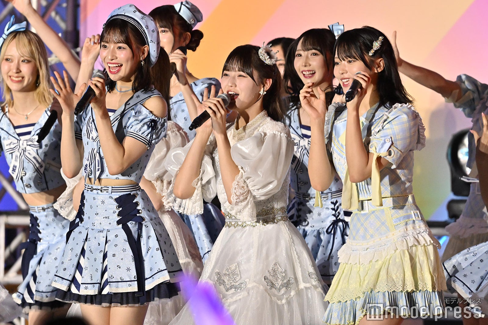 冨田菜々風、高松瞳、江角怜音（C）モデルプレス