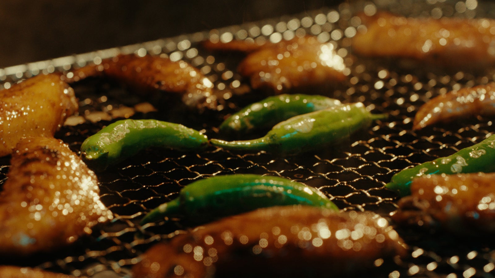 「平野紫耀はじめての翠ジンソーダ」篇より（提供写真）