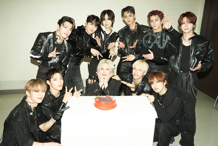 INI(左上から時計回りに)高塚大夢、後藤威尊、佐野雄大、田島将吾、西洸人、藤牧京介、尾崎匠海、池崎理人、松田迅、木村柾哉、許豊凡(C)LAPONE entertainment