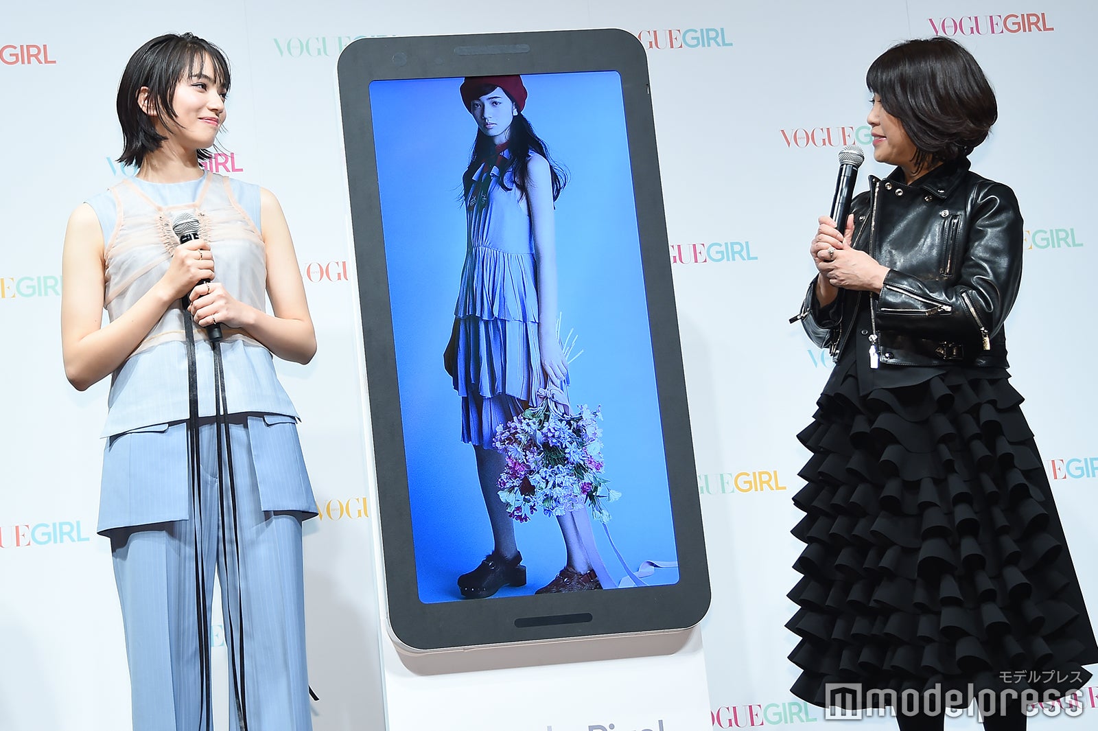 小松菜奈、渡辺三津子編集長（C）モデルプレス