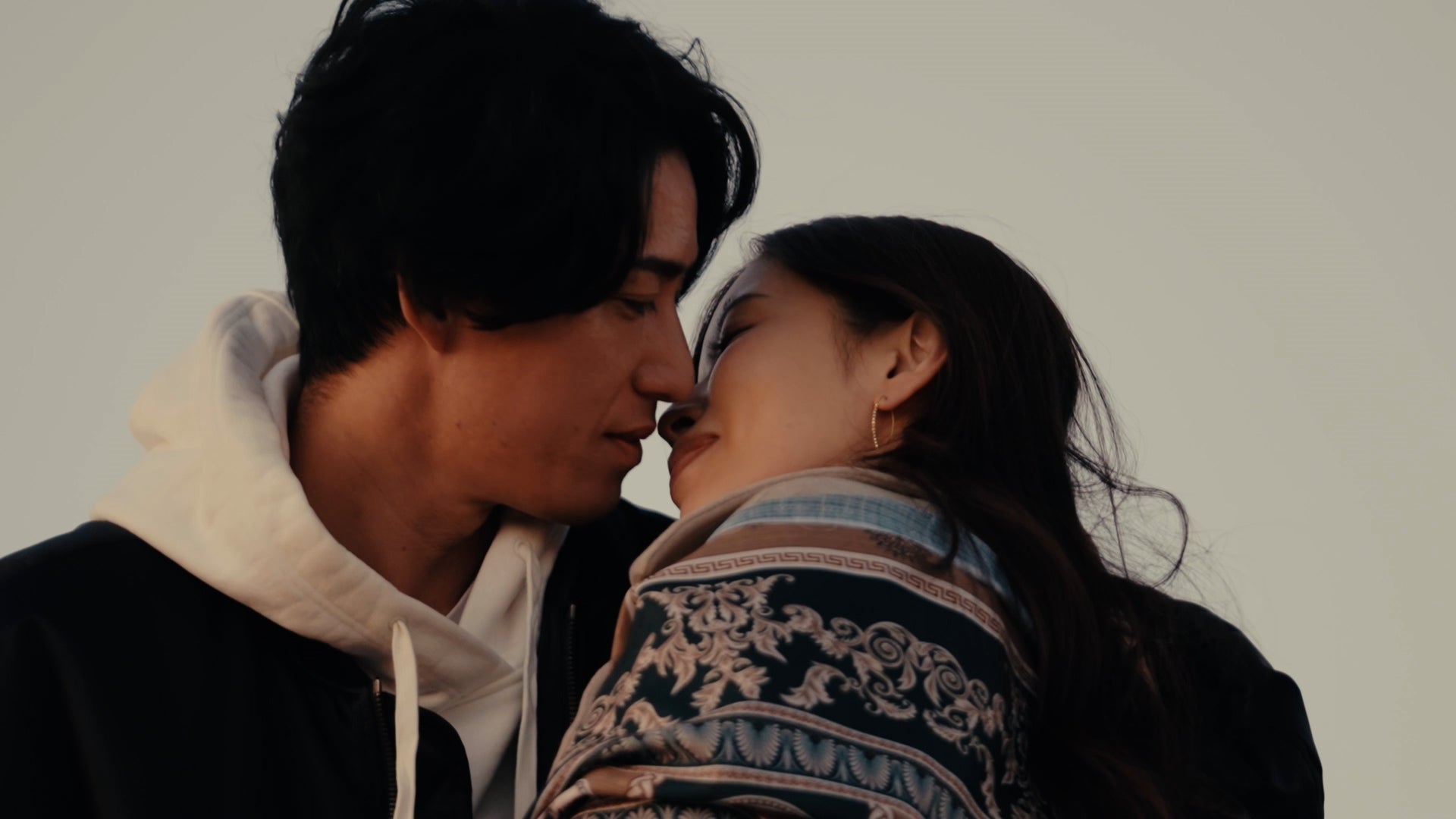 ゆうじ、あやか「LOVE POWER KINGDOM〜恋愛強者選挙〜」（C）AbemaTV,Inc