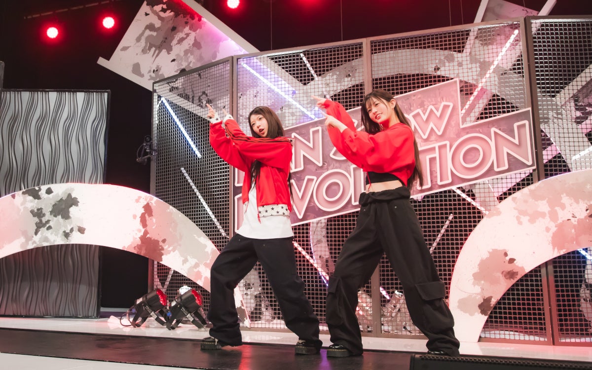 MOKA（モカ）、MINJU（ミンジュ）／ILLIT（C）TBS