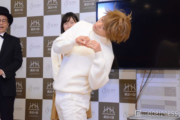 スペシャルバージョンのネタを披露するおばたのお兄さん (C)モデルプレス