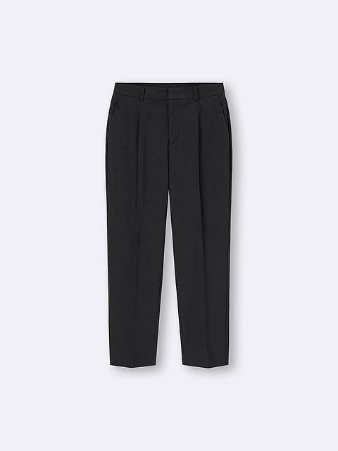 GUのウォッシャブルテーパードパンツ
