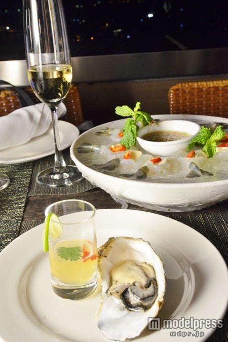 海の幸をタイ風にアレンジしたフュージョン料理