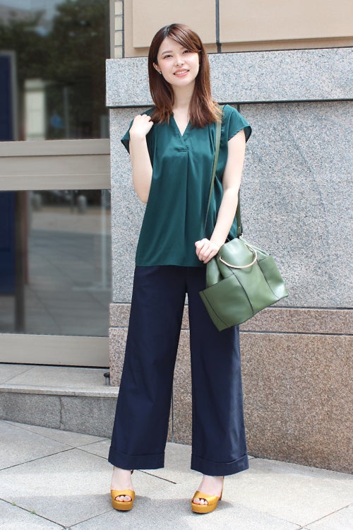 シックなグリーンに身を包んで