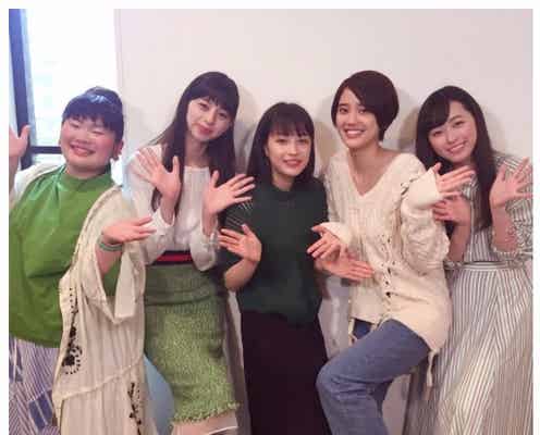広瀬すず・中条あやみらとの「チアダン」同窓会ショットを福原遥が公開 久しぶりの再会にファン歓喜