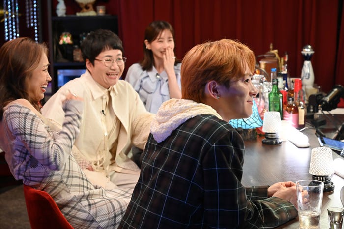 田中みな実、近藤春菜、RIEHATA、松倉海斗(C)テレビ朝日