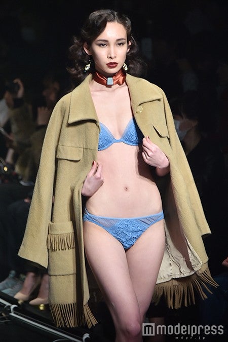 ショーの様子（C）モデルプレス