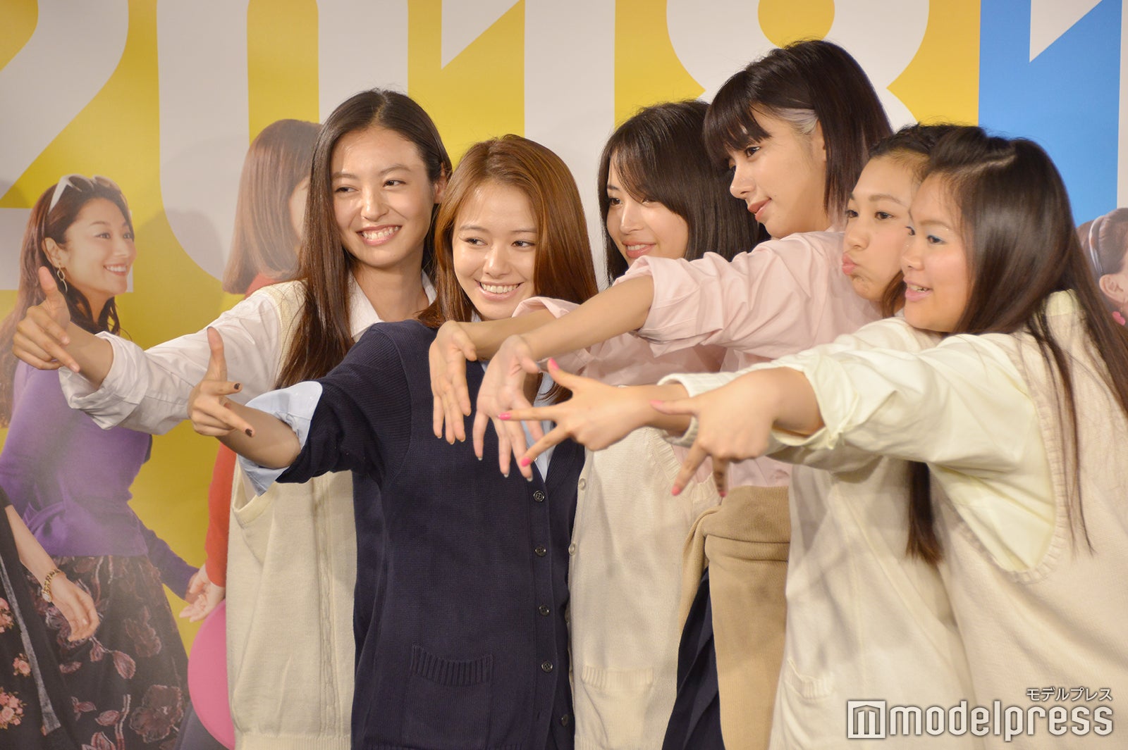 （左から）田辺桃子、山本舞香、広瀬すず、池田エライザ、野田美桜、富田望生 （C）モデルプレス